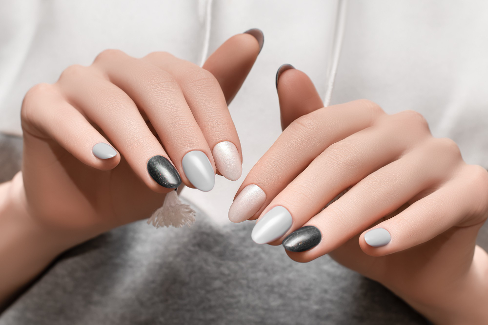 nail salon 98597